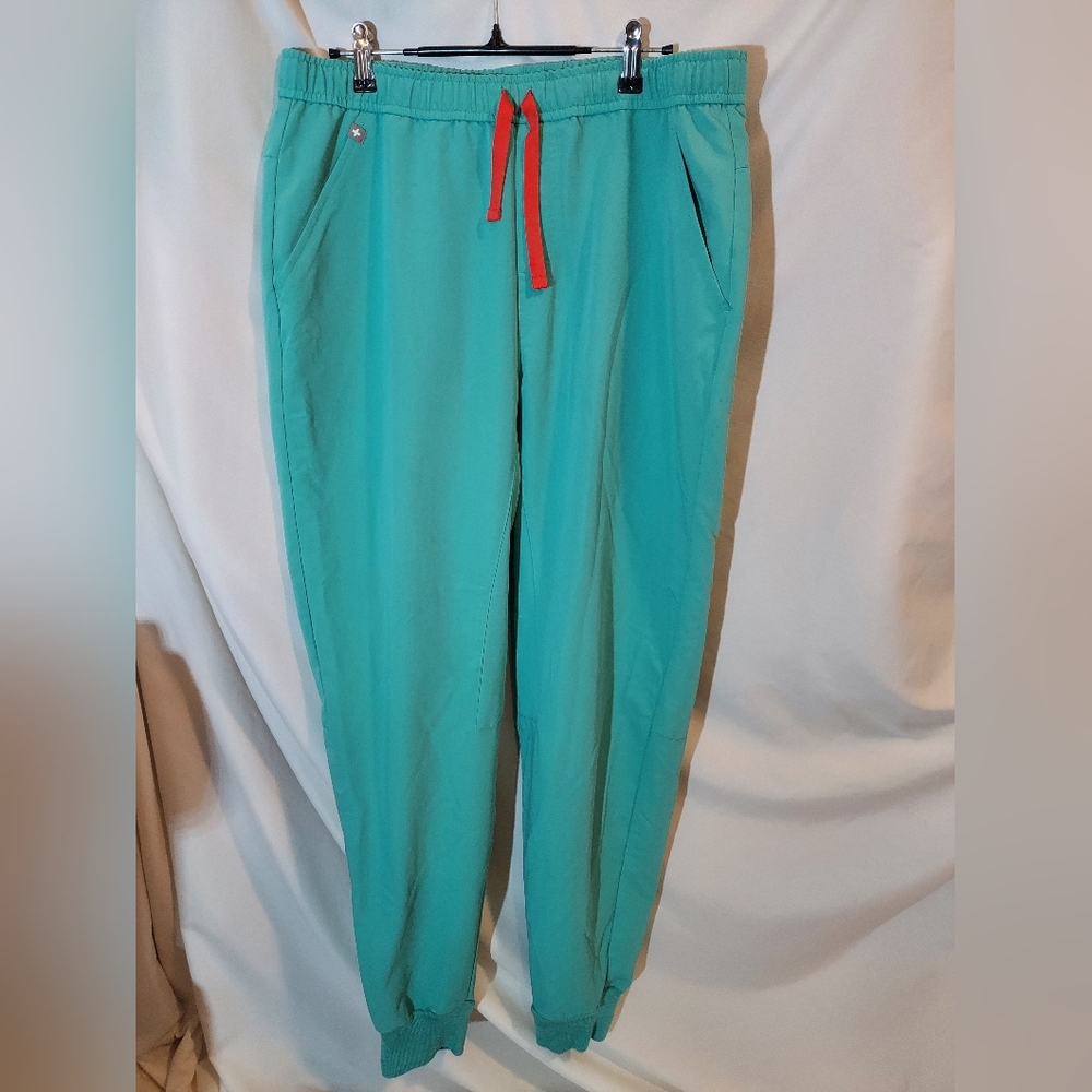 Figs Men's Surgical Green Technical Collection Jogger Scub Pants - XL